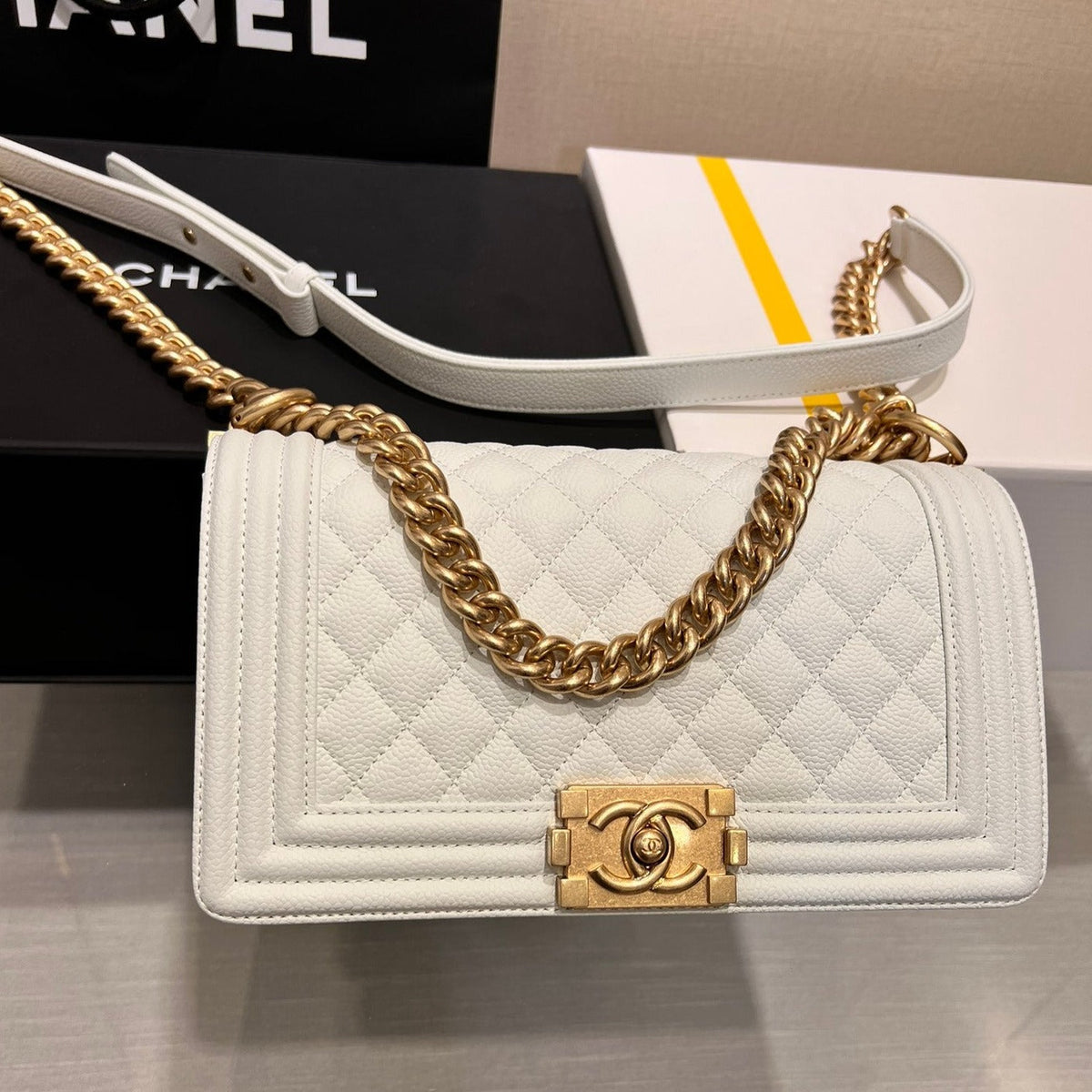 CHANEL BOY BAG MEDIUM 25 WHITE CAVIAR GOLD HARDWARE