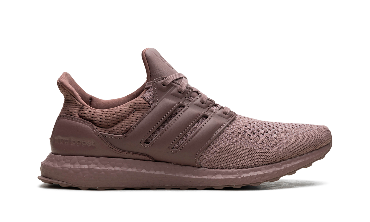 ULTRABOOST 1.0 WMNS "Wonder Oxide" GY9903
