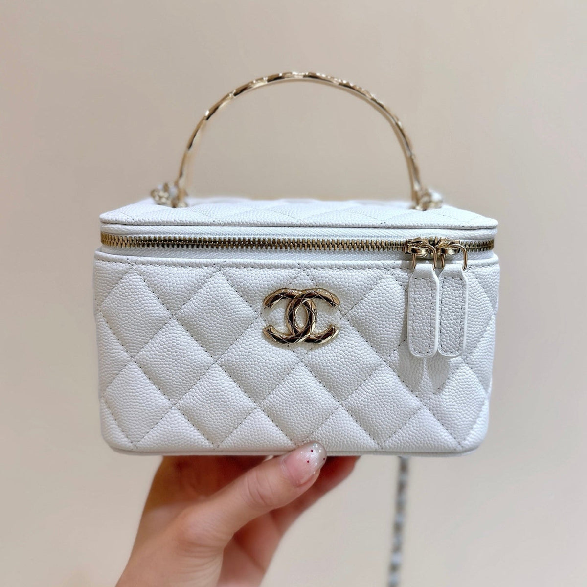 CHANEL 25S COCO CRUSH 17 IN WHITE CALFSKIN GOLD HARDWARE